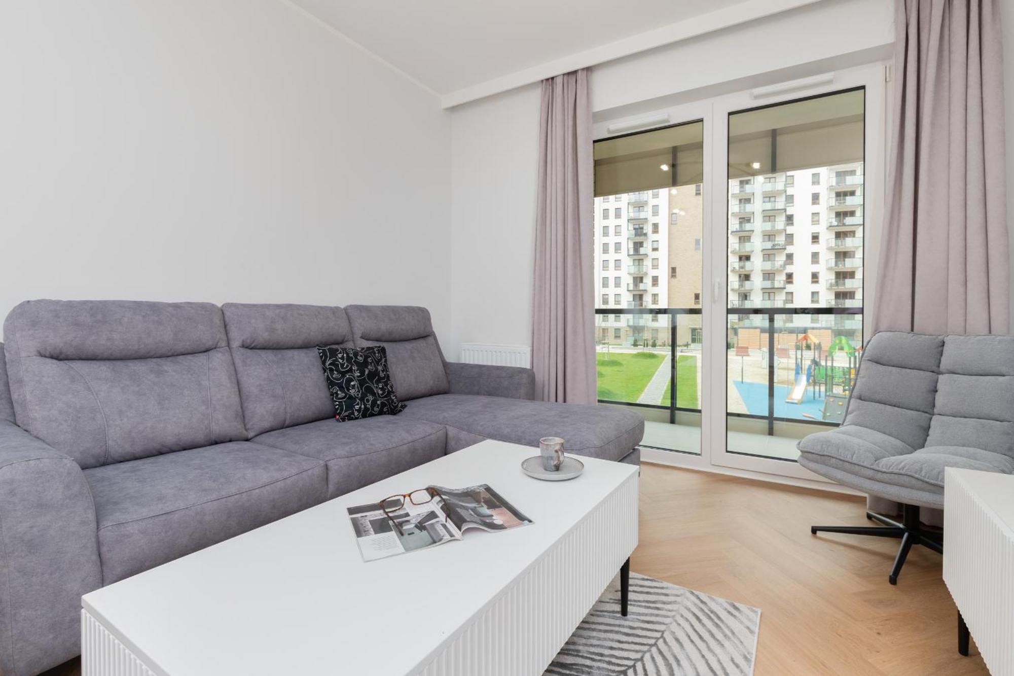 Apartment Nowa Letnica Comfortable With Balcony & Parking By Renters Danzig