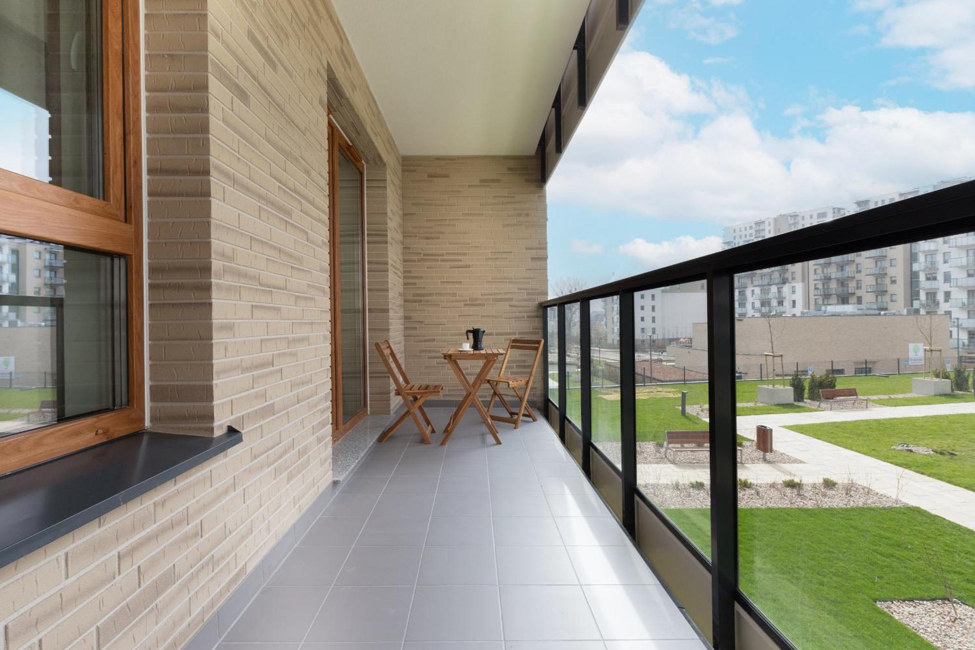 Apartment Nowa Letnica Comfortable With Balcony & Parking By Renters