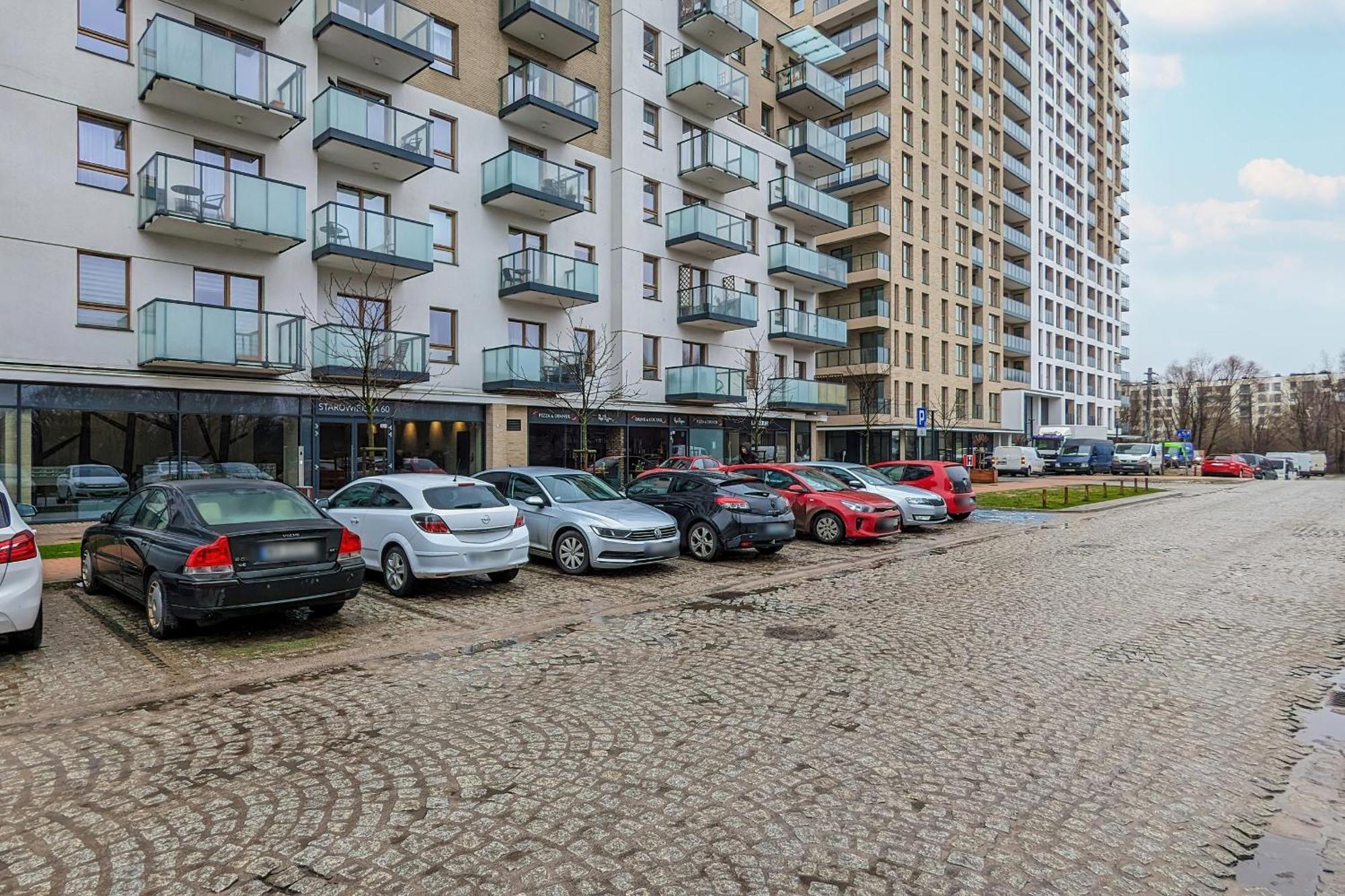 Apartment Nowa Letnica Comfortable With Balcony & Parking By Renters