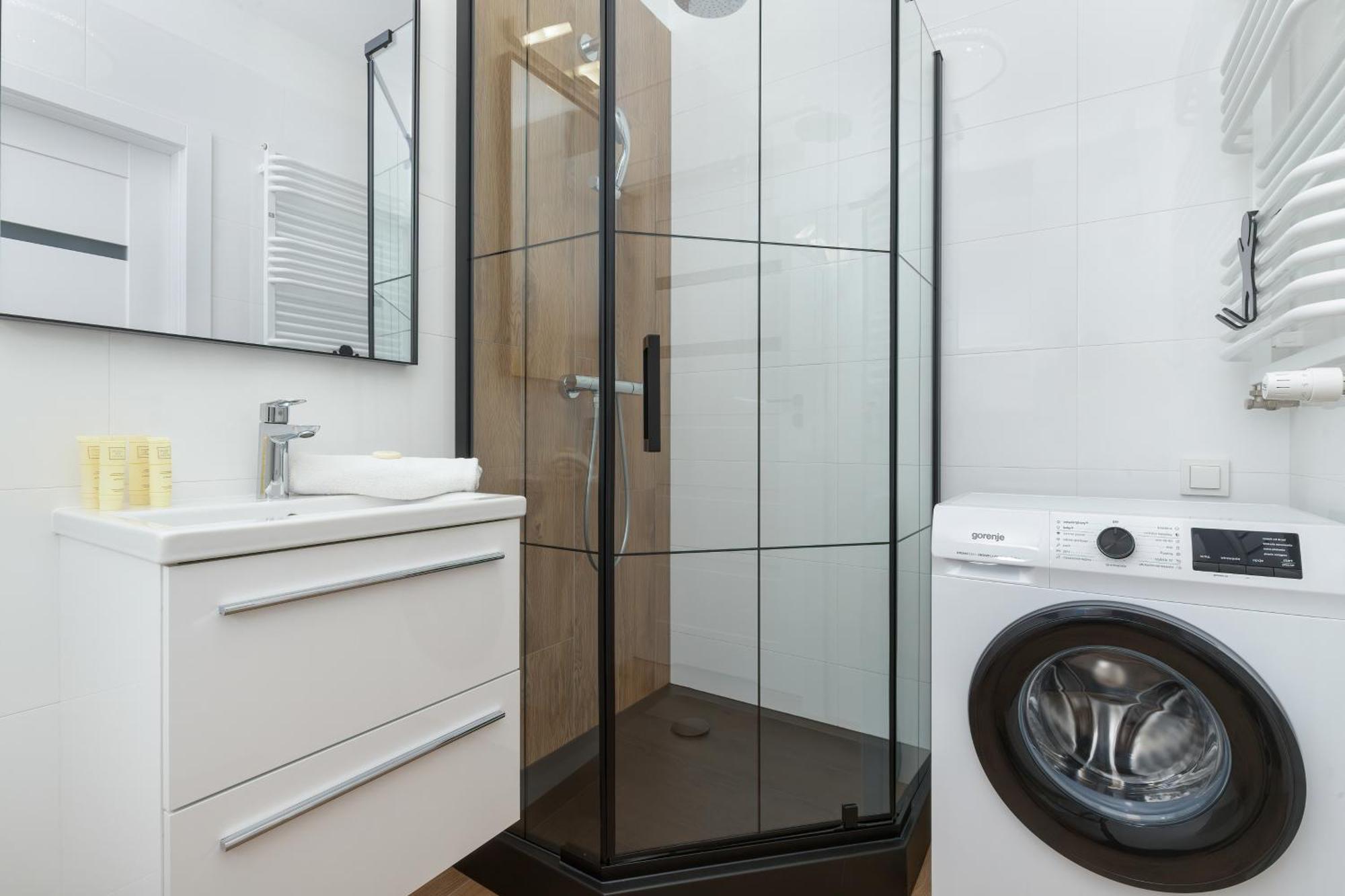 Apartment Nowa Letnica Comfortable With Balcony & Parking By Renters *