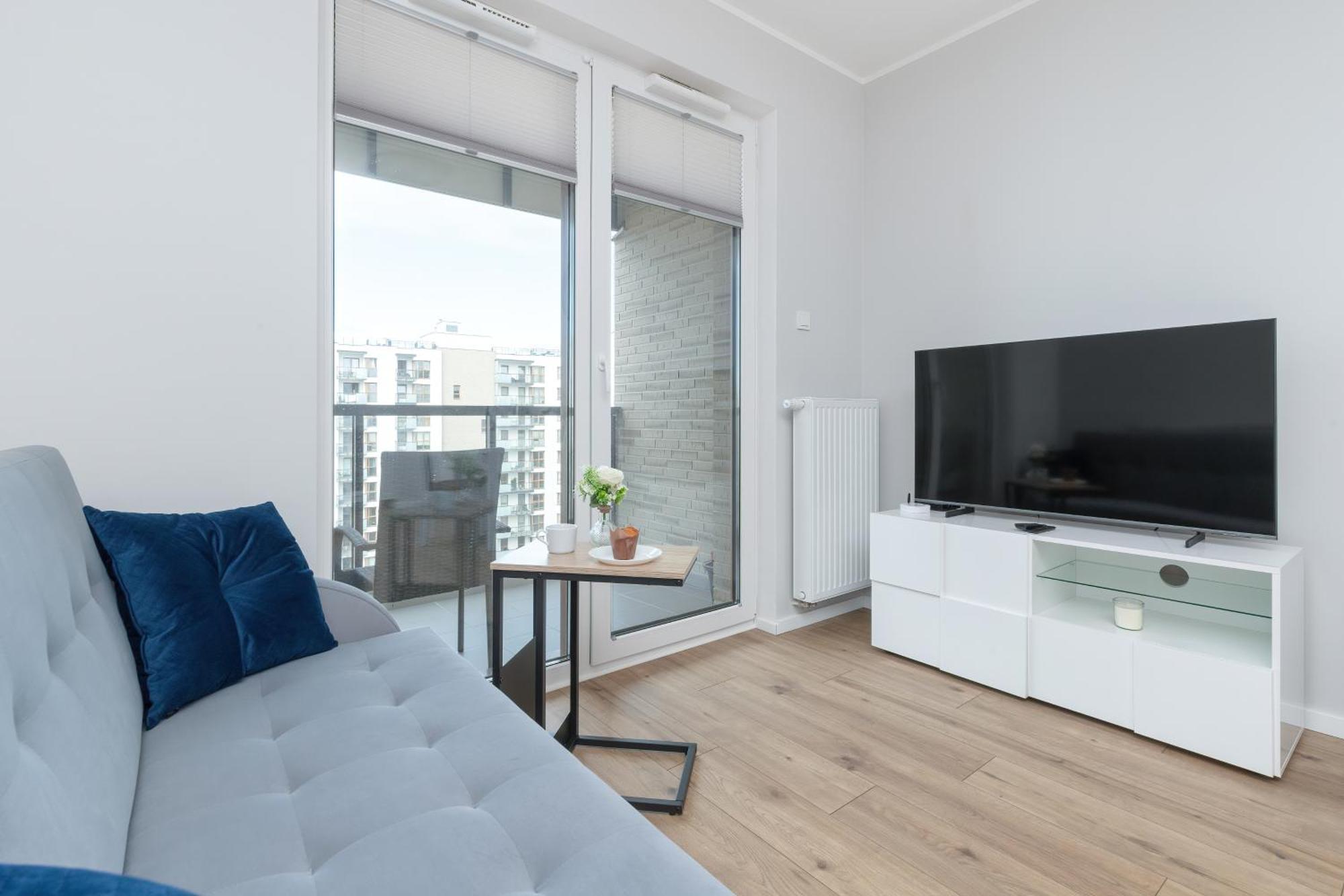 Nowa Letnica Comfortable With Balcony & Parking By Renters Apartment Danzig