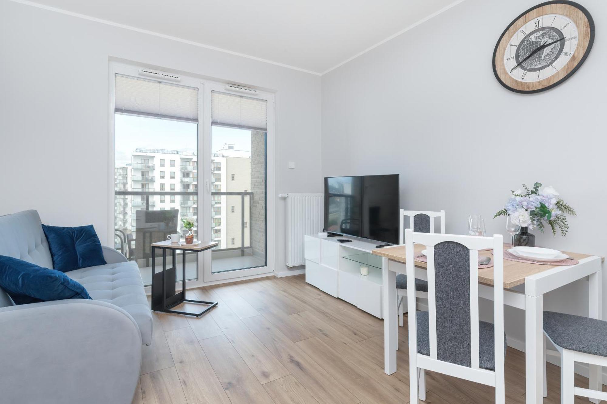 Apartment Nowa Letnica Comfortable With Balcony & Parking By Renters *