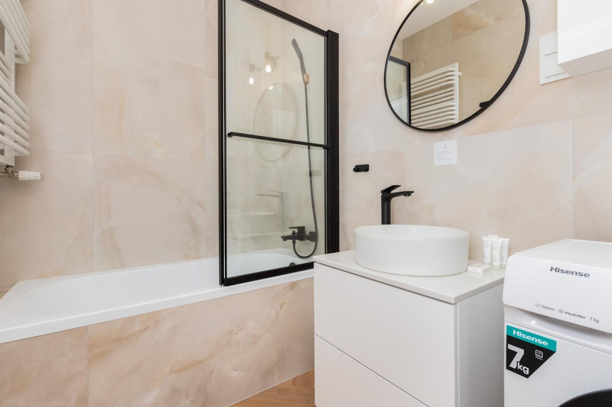 Lejlighed Nowa Letnica Comfortable With Balcony & Parking By Renters Gdańsk